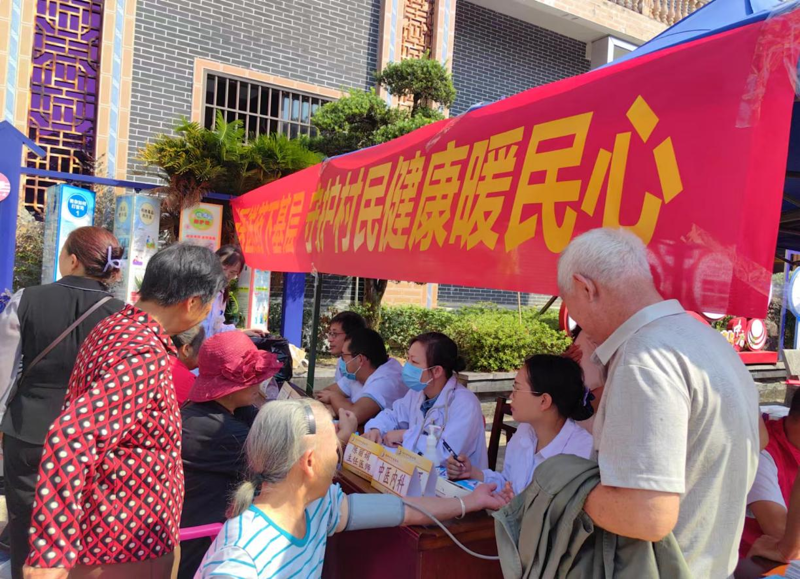 我院巾幗文明崗成員赴臨桂區(qū)泗林村開(kāi)展義診活動(dòng)