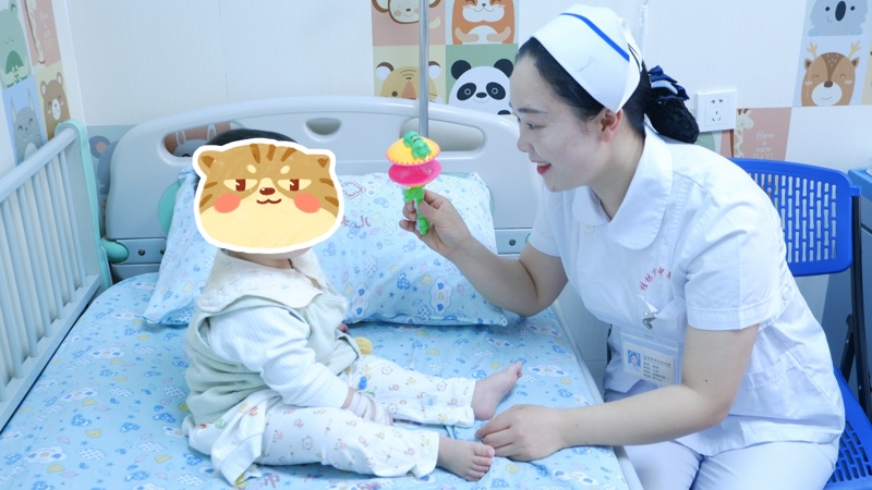 五四特輯|桂林市中醫(yī)醫(yī)院兒科護(hù)士長(zhǎng)鄒源:推拿三百下,寒夜里的中醫(yī)護(hù)理暖光