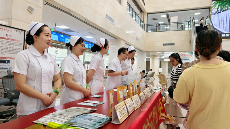 桂林市中醫(yī)醫(yī)院開(kāi)展“關(guān)愛(ài)兒童健康 踐行初心使命”大型義診活動(dòng)